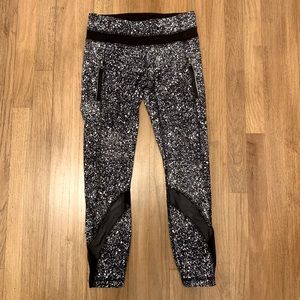 Lululemon Mid-Rise Crop Leggings
